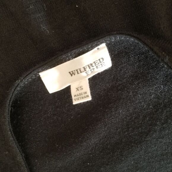 🎁Wilfred Aritzia xs quarter sleeve long top - Picture 4 of 5